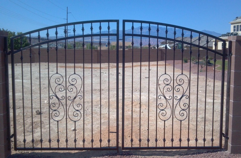 Custom driveway gate and iron driveway gate repair in St, George, UT.